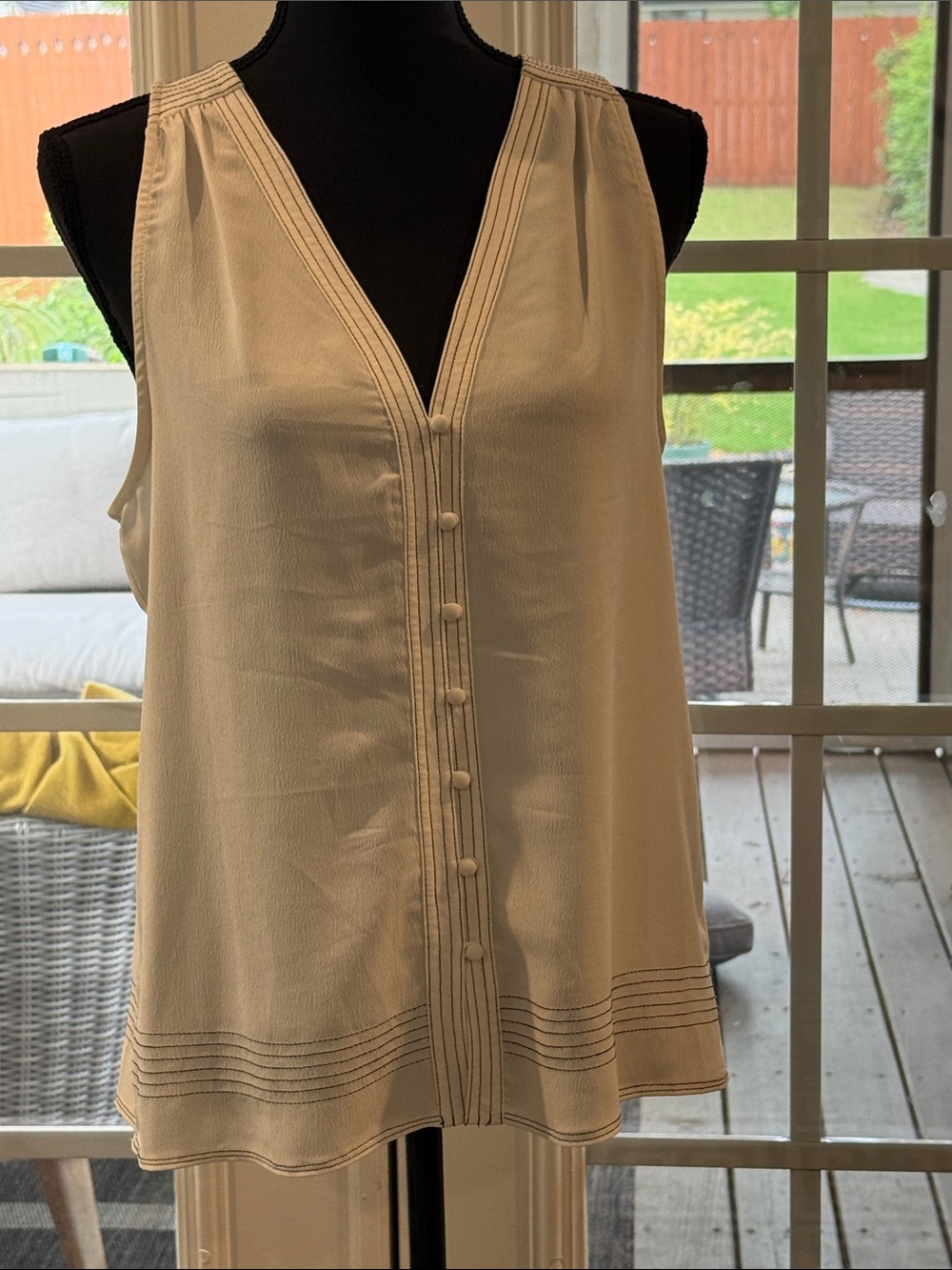 Joie Cream Sleeveless V-Neck Button-Front Camisole